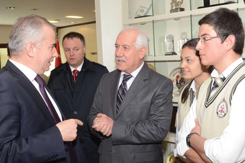 Soru yağmuruna tuttular