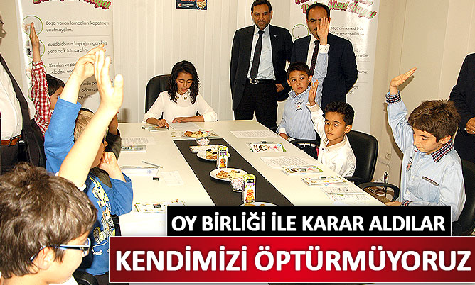 ENVER koltuğu çocuklara bıraktı ENVER koltuğu çocuklara bıraktı