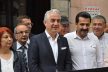 CHP İl Başkanlığı önünde durarak adaleti düşündüler