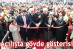 Açılışta gövde gösterisi