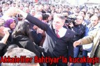 Akkaleliler Bahtiyar’la kucaklaştı