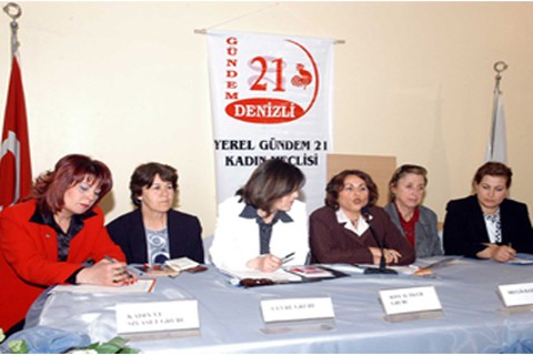 Çalışanlar ev kadınlarını eğitti