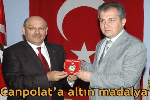Canpolat’a altın madalya