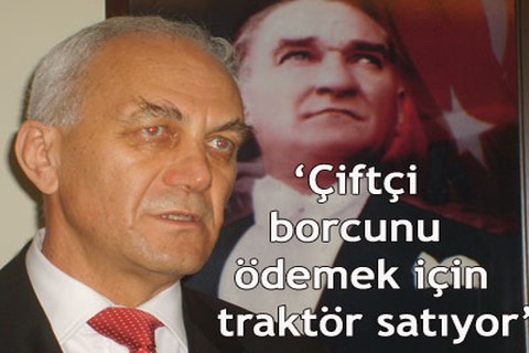 Çiftçi borcunu ödemek için traktör satıyor