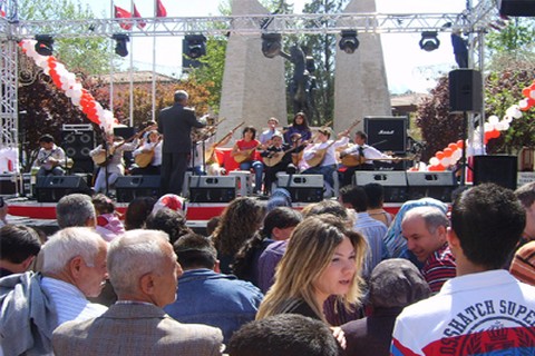 Çocuklar coşturdu