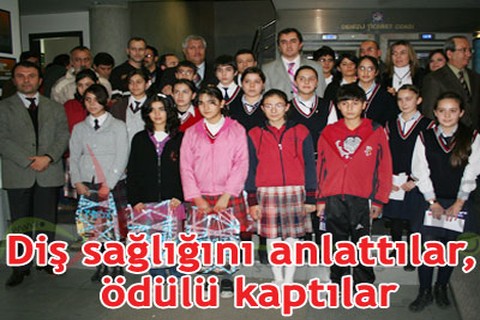 Diş sağlığını anlattılar, ödülü kaptılar