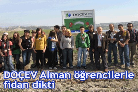 DOÇEV Alman öğrencilerle fidan dikti