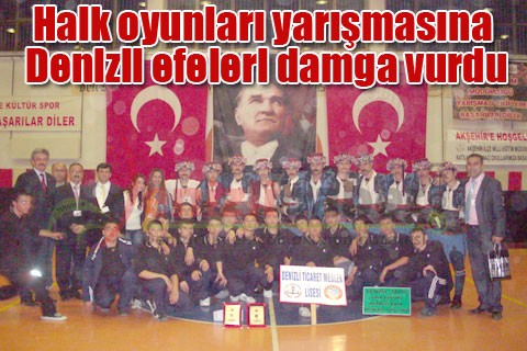 Halk oyunları yarışmasına Denizli efeleri damga vurdu