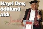Hayri Dev, ödülünü aldı
