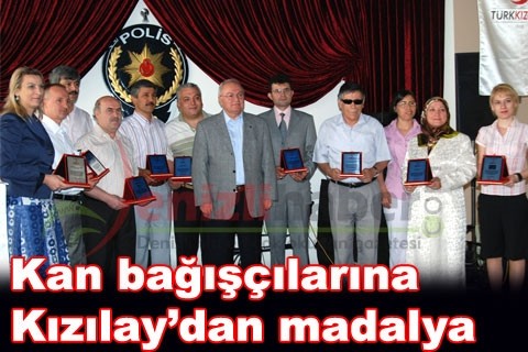 Kan bağışçılarına Kızılay’dan madalya