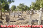 Kızılcabölük’te mezarlık temizliği