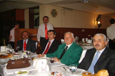 Öğretmenevi’nden Horoz’a destek