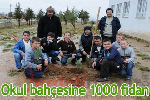 Okul bahçesine 1000 fidan