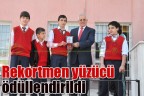 Rekortmen yüzücü ödüllendirildi