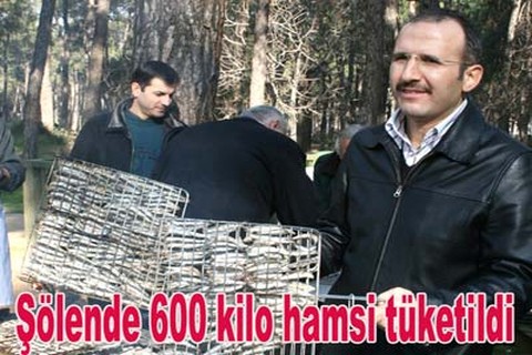 Şölende 600 kilo hamsi tüketildi