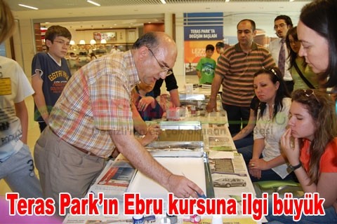 Teras Park’ın Ebru kursuna ilgi büyük