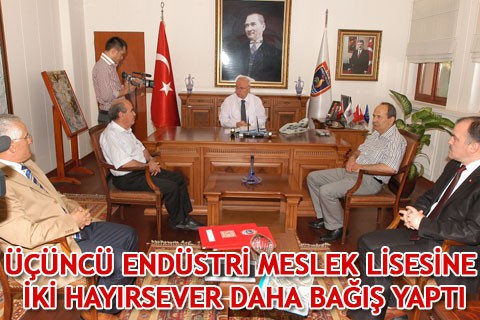 ÜÇÜNCÜ ENDÜSTRİ MESLEK LİSESİNE İKİ HAYIRSEVER DAHA BAĞIŞ YAPTI
