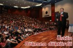 Üstün Dökmen döktürdü