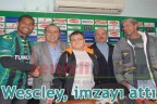Wescley, imzayı attı