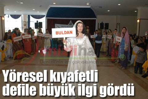Yöresel kıyafetli defile büyük ilgi gördü