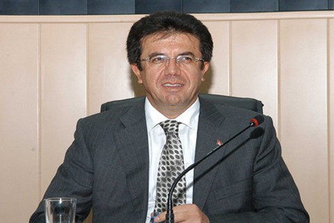 Zeybekci “Göreve devam” dedi