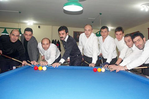 Bilardoda Demirci ve Oymak birinci