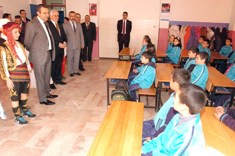 Mahmut Hoca son karnelerini dağıttı