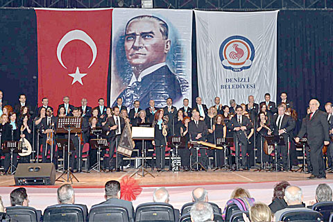 Belediyeden Ata konseri
