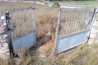Mezarlık kapısını çaldılar