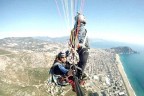 Denizlili çılgın paraşütçü Alanya’da nefes kesti