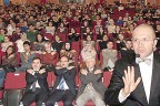 Hayali olmayan insanlar başkalarının yanında çalışır