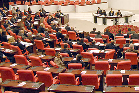 Meclis, darbeciler için toplanmalı