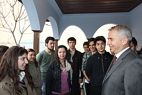 Türkiye’nin ilk tiyatro kütüphanesi açıldı