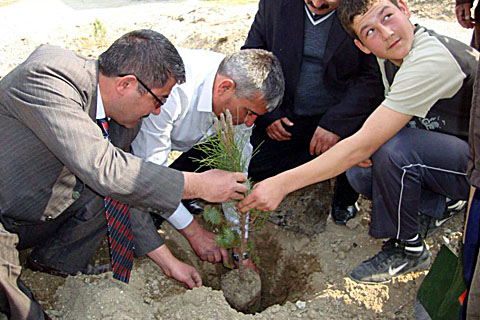 Buldan’da eğitime ve doğaya katkı