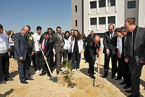 Okullar hayat olsun binlerce ağaç olsun