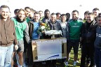TV kıran futbolcuya TV hediye ettiler
