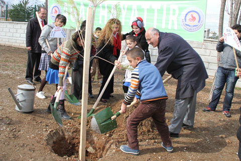 100 bin fidan toprakla buluşacak