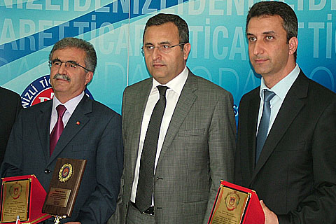 Öğrenciler kazandı okullar ödül aldı