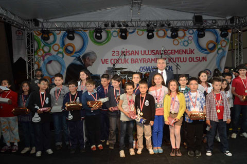 Şampiyon satranççılar ödüllendirildi