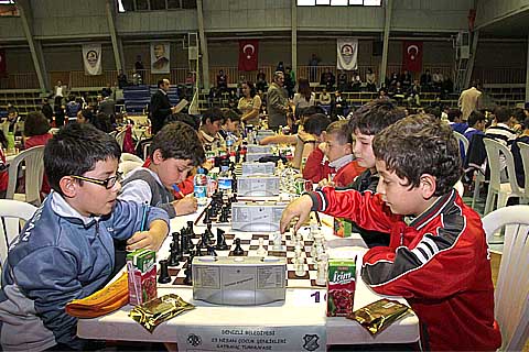 23 Nisan satranç turnuvası başladı