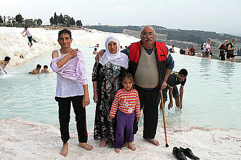 Vanlı depremzedeler Pamukkale’de