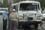 Anaokulu servisi traktöre çarptı 4 YARALI