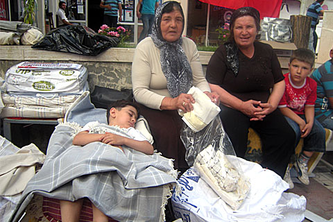 Buldan bezinin içinde yetişiyorlar