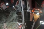 Denizli yolcu otobüsü kamyona çarptı 13 yaralı
