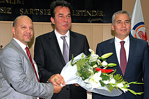 Yeniçeri Denizli belediye meclisindeki görevinden istifa etti