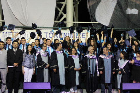 Eğitim öğrencileri mezun oldu