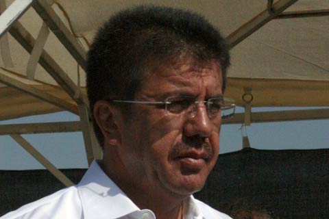 Zeybekci bıyık bıraktı