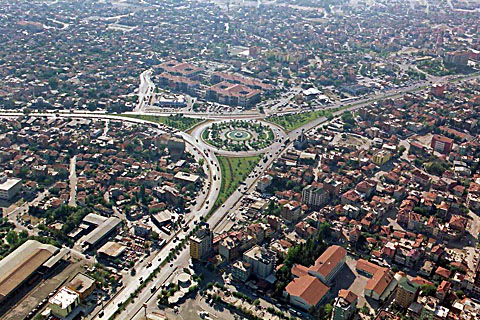 Büyükşehir Yasası Ekim’e kaldı