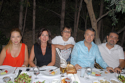 DEGİAD üyeleri yemekte buluştu