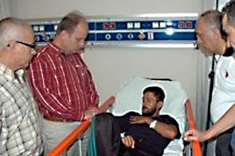 Baykan’dan yaralı atletlere ziyaret
